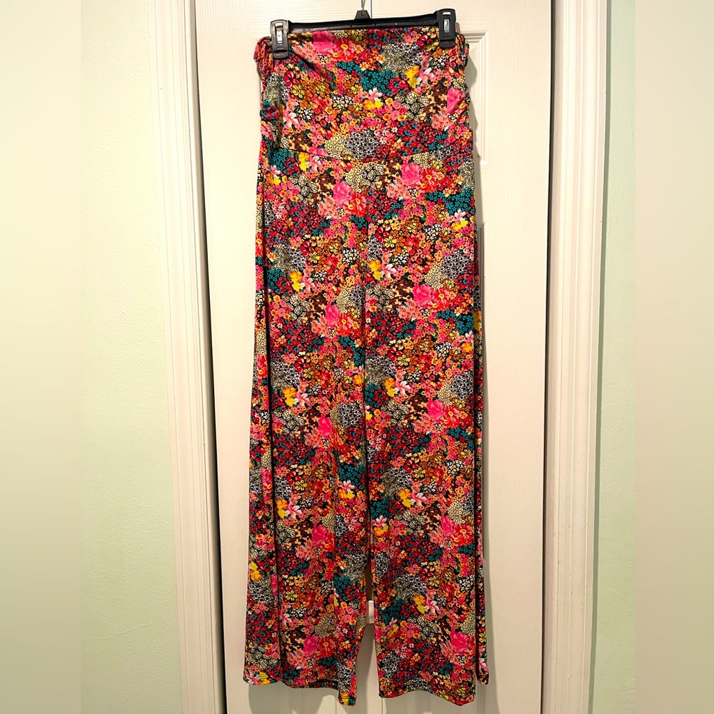 Flirty Pink maternity pants size medium.